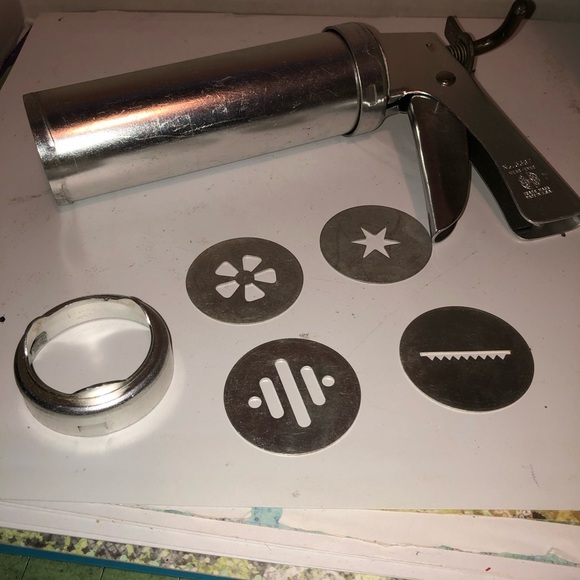 Wear-Ever Cookie Gun and Pastry Decorator. Vintage cookie maker, farmhouse - Picture 5 of 7